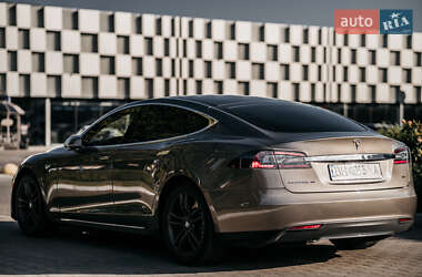 Ліфтбек Tesla Model S 2015 в 