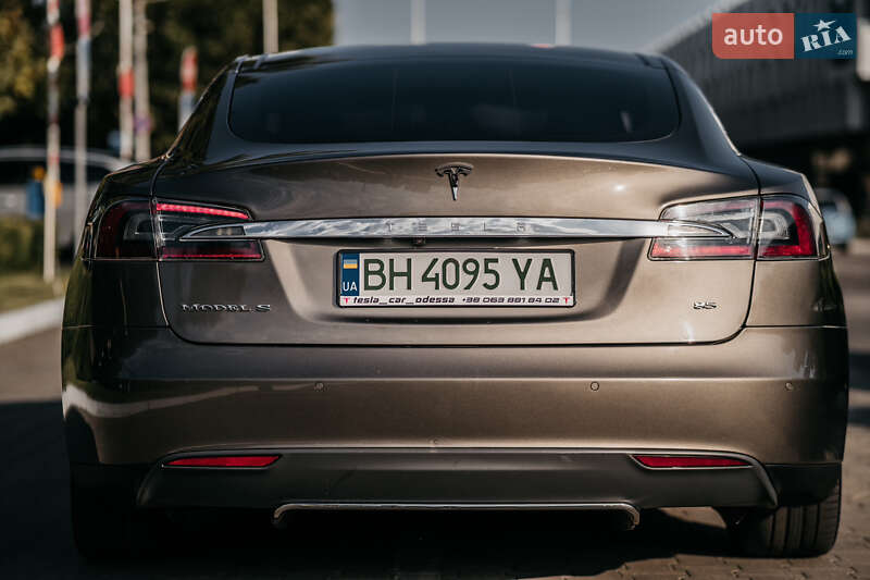Лифтбек Tesla Model S 2015 в Одессе
