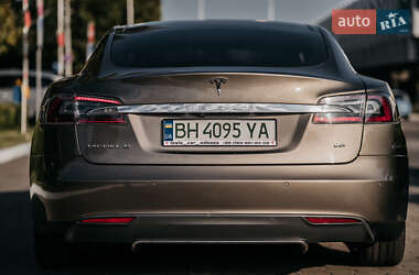 Ліфтбек Tesla Model S 2015 в 