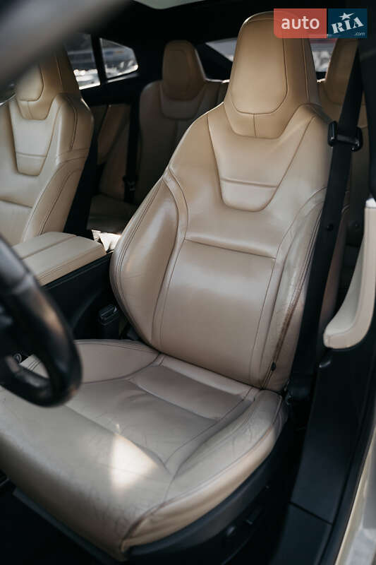 Лифтбек Tesla Model S 2015 в Одессе