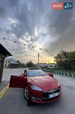 Лифтбек Tesla Model S 2013 в 