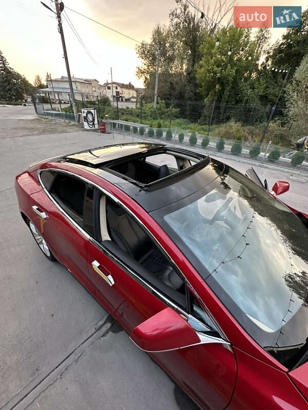 Ліфтбек Tesla Model S 2013 в Тлумачі