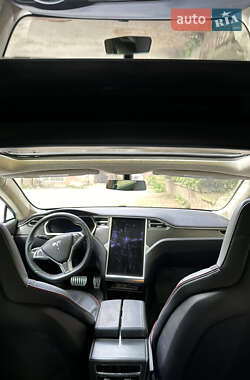 Лифтбек Tesla Model S 2013 в 