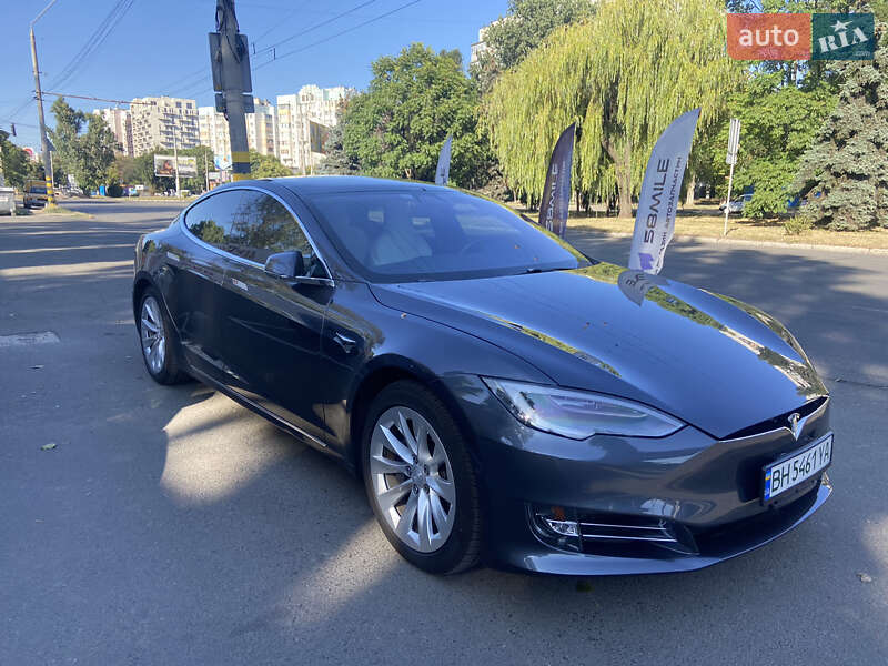 Ліфтбек Tesla Model S 2019 в Одесі