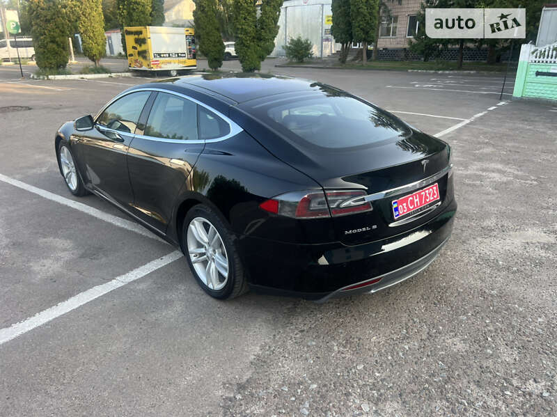 Ліфтбек Tesla Model S 2013 в Дубні фото 16 Ліфтбек Tesla Model S 2013 в Дубні