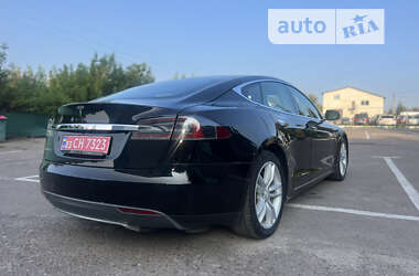 Ліфтбек Tesla Model S 2013 в 