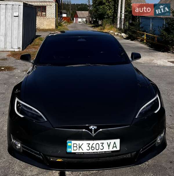 Tesla Model S 2017
