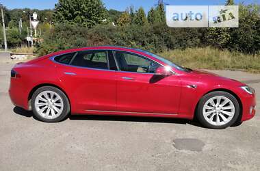 Ліфтбек Tesla Model S 2017 в Львові