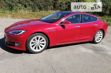 Ліфтбек Tesla Model S 2017 в Львові