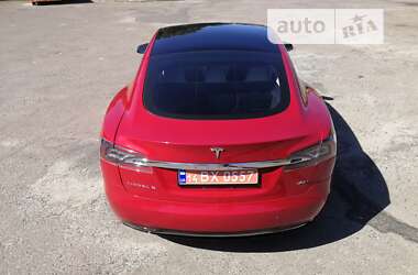 Ліфтбек Tesla Model S 2017 в Львові