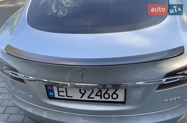 Лифтбек Tesla Model S 2015 в Бродах