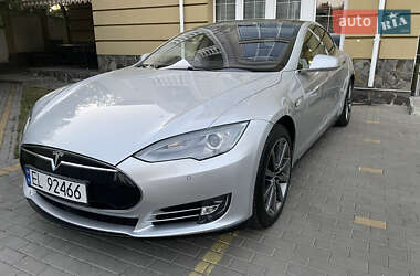 Лифтбек Tesla Model S 2015 в Бродах