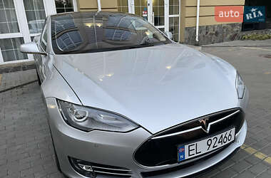 Лифтбек Tesla Model S 2015 в Бродах