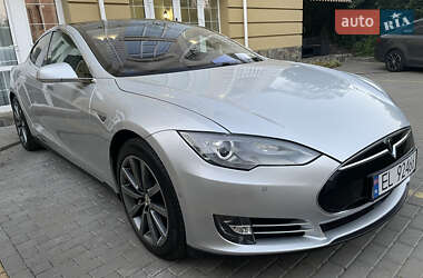 Лифтбек Tesla Model S 2015 в Бродах