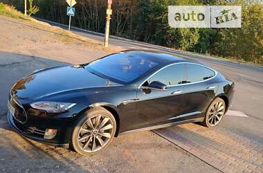 Ліфтбек Tesla Model S 2014 в Києві