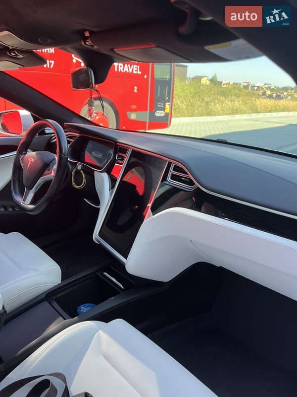 Лифтбек Tesla Model S 2017 в Ивано-Франковске