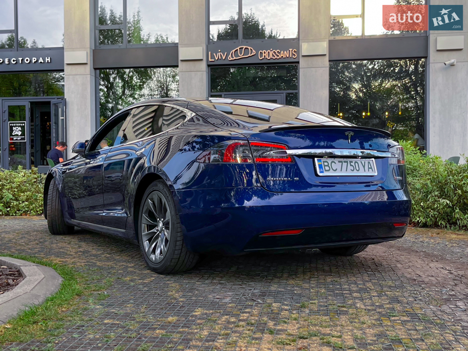 2016 Tesla Model S - мініатюра 9