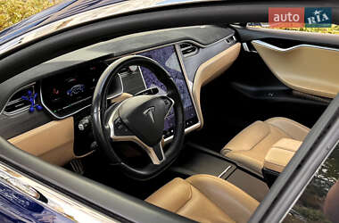 Лифтбек Tesla Model S 2016 в Львове