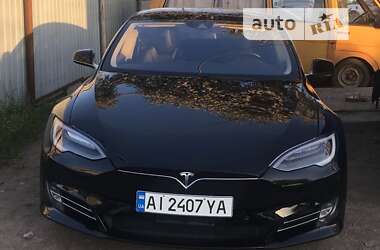 Ліфтбек Tesla Model S 2016 в Борисполі