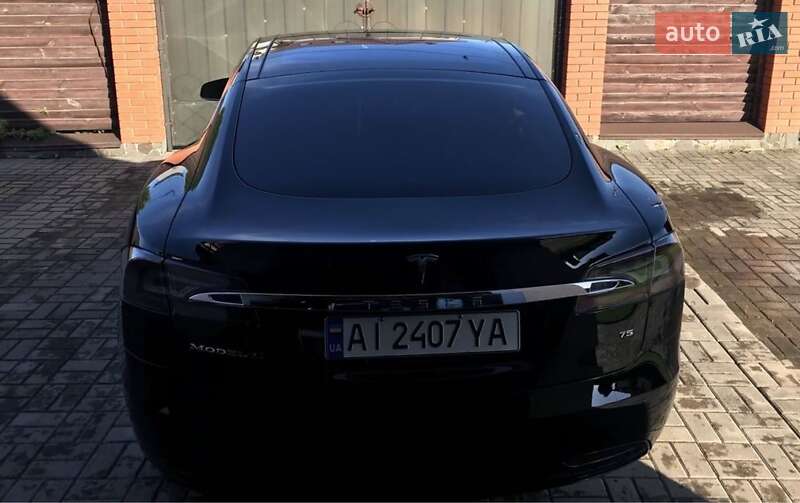 Ліфтбек Tesla Model S 2016 в Борисполі