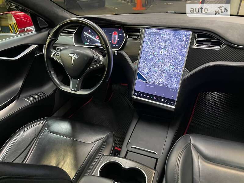 Ліфтбек Tesla Model S 2016 в Києві