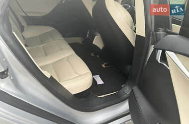 Лифтбек Tesla Model S 2018 в Сарнах