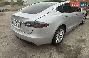 Лифтбек Tesla Model S 2018 в Сарнах