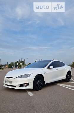 Ліфтбек Tesla Model S 2015 в Києві