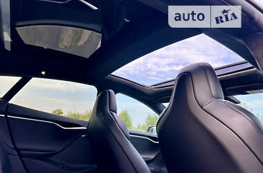 Ліфтбек Tesla Model S 2017 в Києві