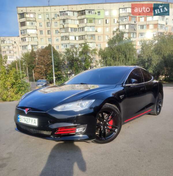 Лифтбек Tesla Model S 2015 в Полтаве