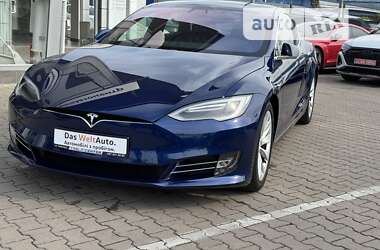 Лифтбек Tesla Model S 2017 в Черновцах