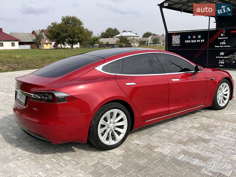 Лифтбек Tesla Model S 2017 в Черновцах