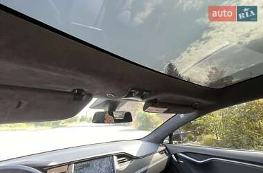 Лифтбек Tesla Model S 2018 в Львове