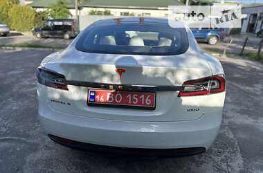 Ліфтбек Tesla Model S 2017 в Львові