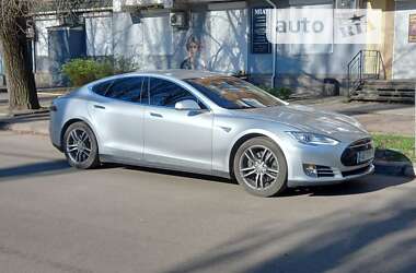 Ліфтбек Tesla Model S 2013 в Кривому Розі