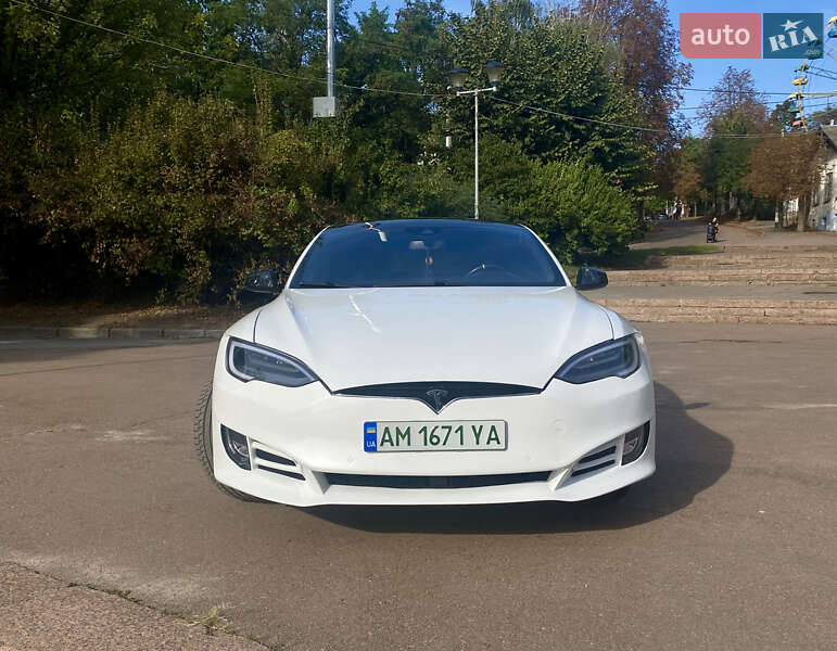 Ліфтбек Tesla Model S 2014 в Житомирі