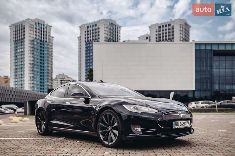 Tesla Model S 2013