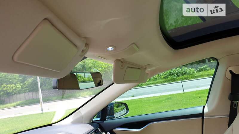 Ліфтбек Tesla Model S 2013 в Києві фото 23 Ліфтбек Tesla Model S 2013 в Києві