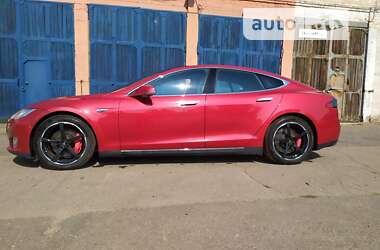 Лифтбек Tesla Model S 2014 в Киеве