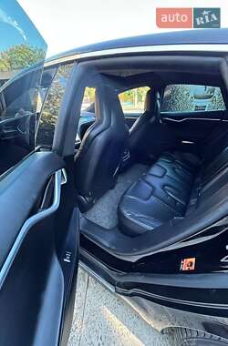 Лифтбек Tesla Model S 2016 в Сарнах