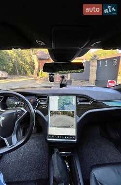 Лифтбек Tesla Model S 2016 в Сарнах