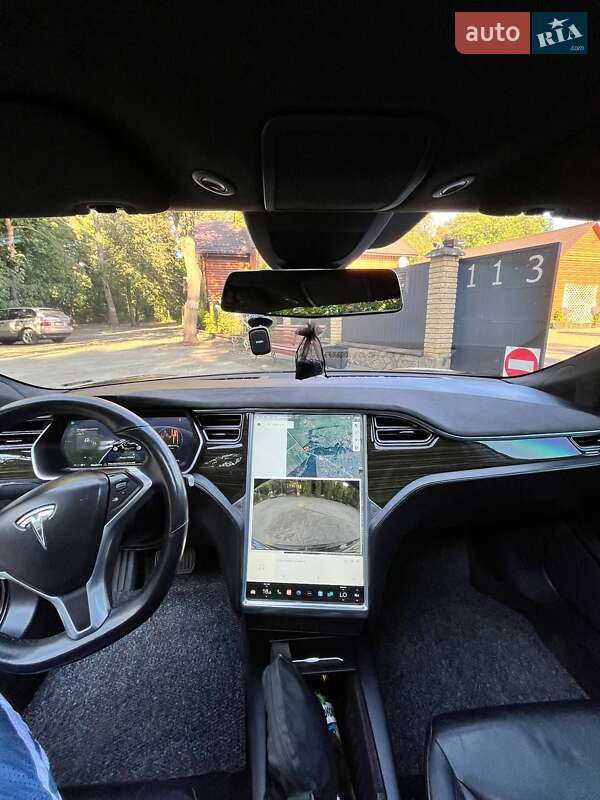 Лифтбек Tesla Model S 2016 в Сарнах