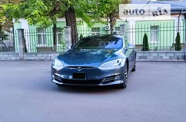 Лифтбек Tesla Model S 2017 в Днепре