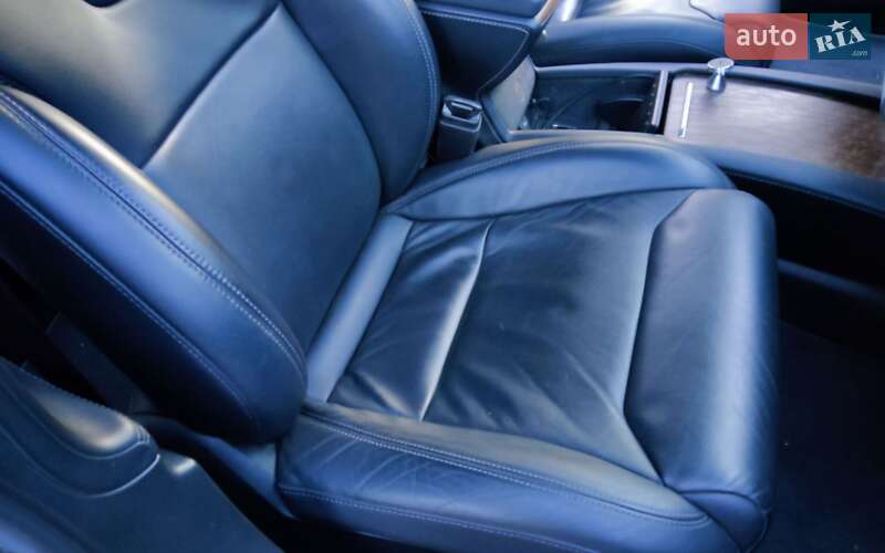 Лифтбек Tesla Model S 2017 в Днепре