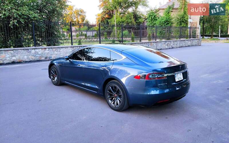 Лифтбек Tesla Model S 2017 в Днепре