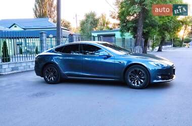 Лифтбек Tesla Model S 2017 в 
