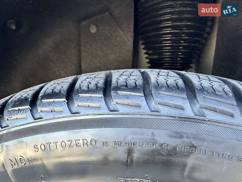 Ліфтбек Tesla Model S 2013 в Стрию