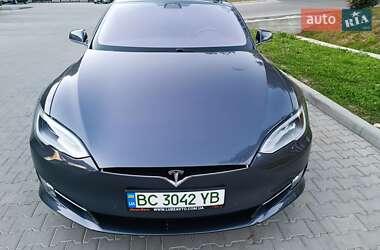 Лифтбек Tesla Model S 2019 в Трускавце