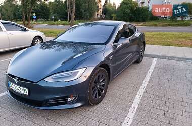 Лифтбек Tesla Model S 2019 в Трускавце