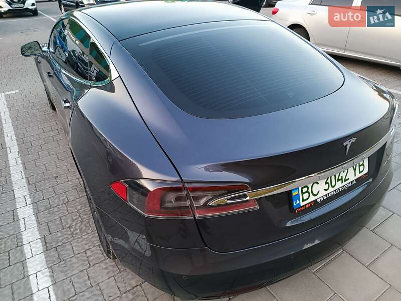 Лифтбек Tesla Model S 2019 в Трускавце